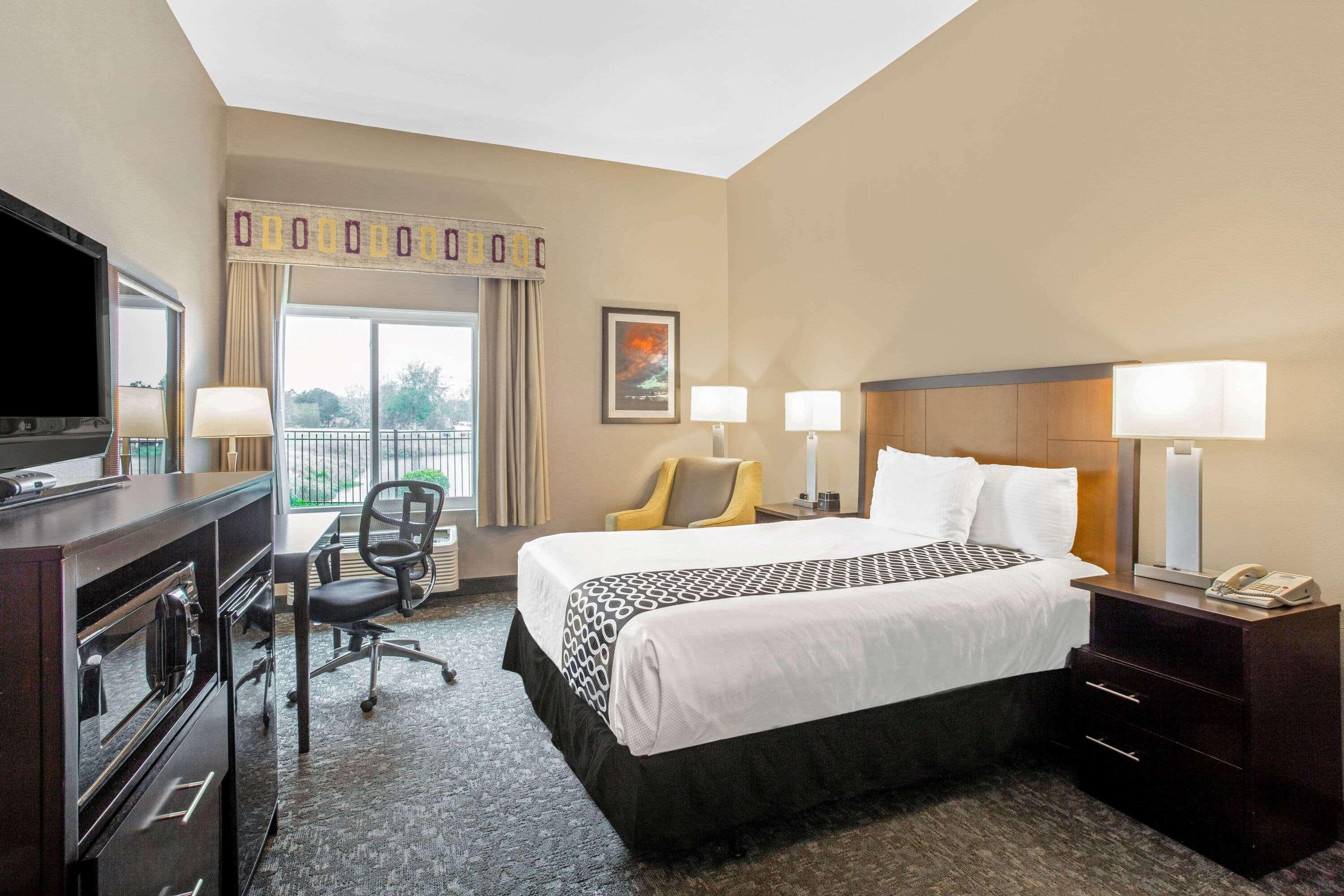 La Quinta By Wyndham Biloxi Hotel Exterior photo