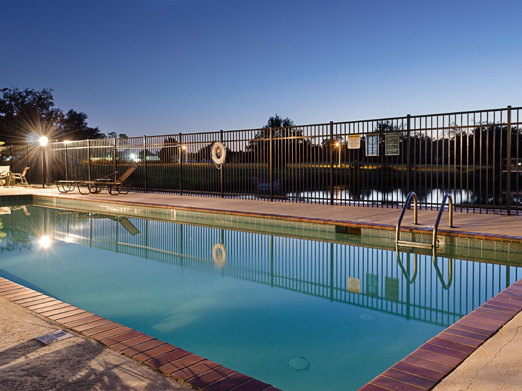 La Quinta By Wyndham Biloxi Hotel Exterior photo