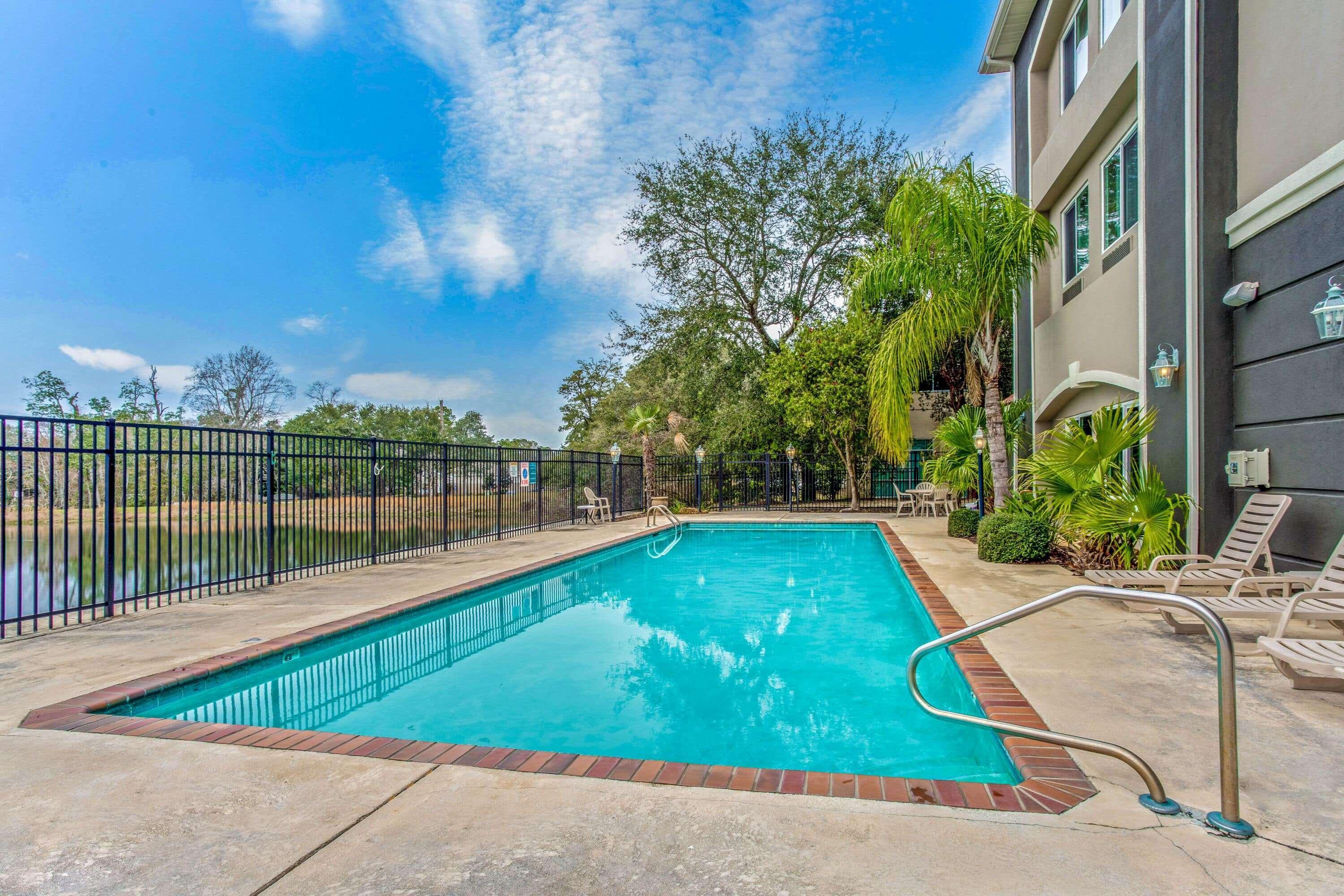La Quinta By Wyndham Biloxi Hotel Exterior photo