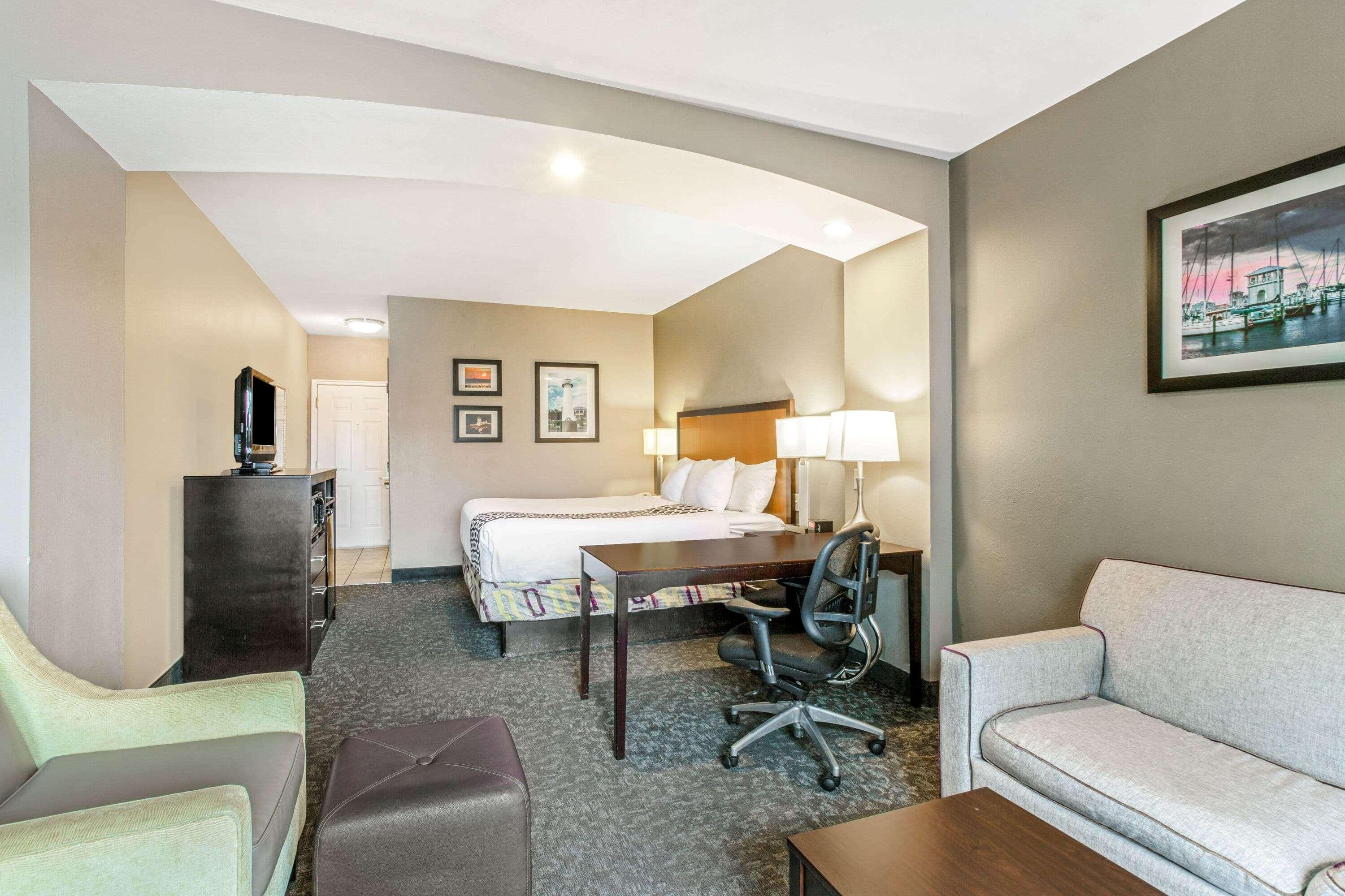La Quinta By Wyndham Biloxi Hotel Exterior photo